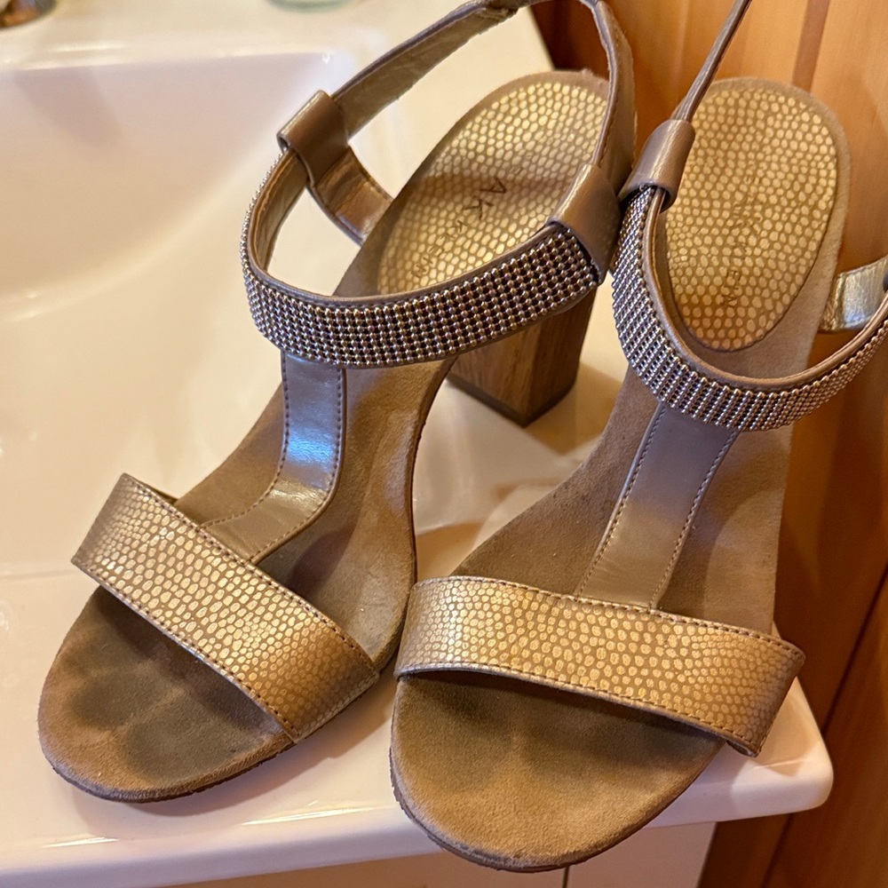 Anne Klein Gold Textured Heels